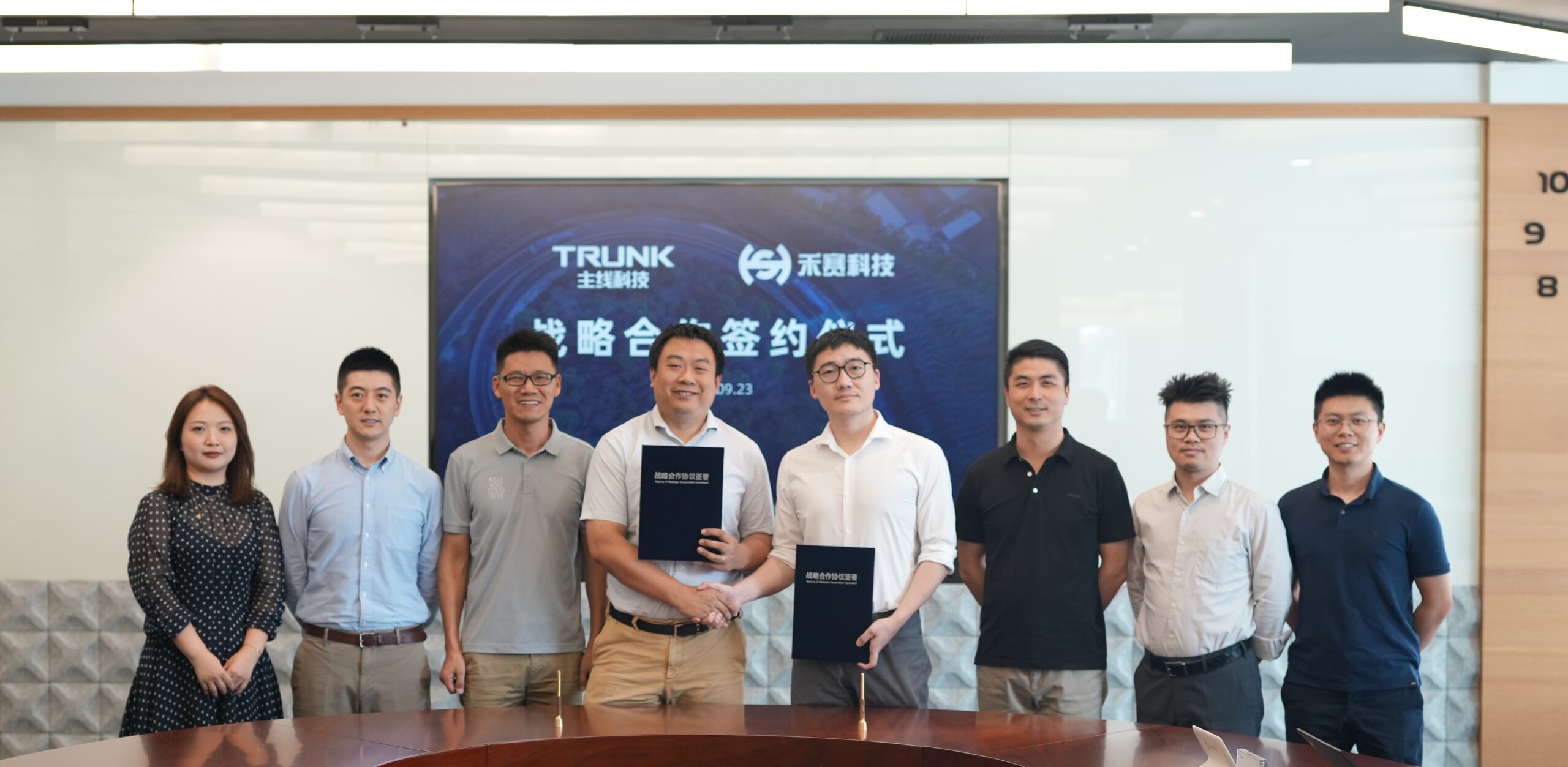 Hesai and Trunk Technology Reaches Strategic Partnership, Accelerating Mass Production of Robotrucks